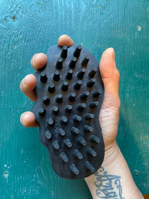 Ergonomic Heavy Duty Rubber Curry Comb